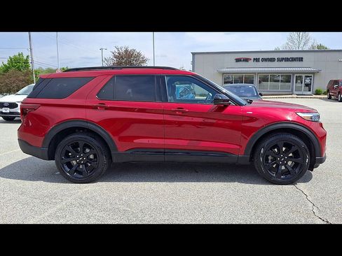 Used 2023 Ford Explorer ST-Line w/ Class IV Trailer Tow Package AWD/4WD image 9
