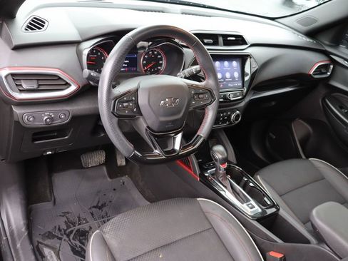 Used 2023 Chevrolet TrailBlazer RS w/ Sun and Liftgate Package image 4