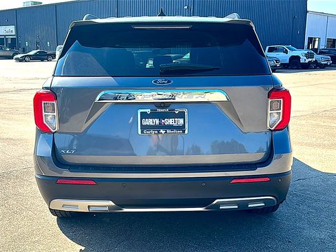 Used 2021 Ford Explorer XLT w/ Equipment Group 202A image 7