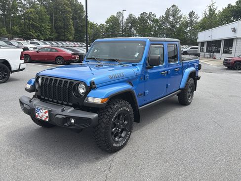Used 2023 Jeep Gladiator Sport AWD/4WD image 3