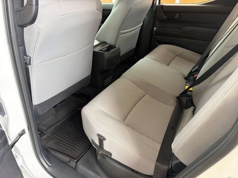 Used 2025 Toyota Tacoma SR5 AWD/4WD image 31