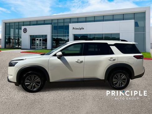 Used 2024 Nissan Pathfinder SV FWD image 6