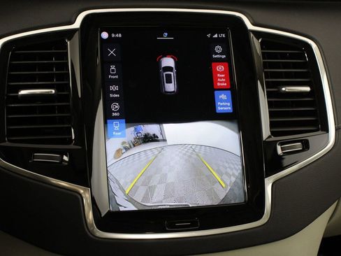 Certified 2023 Volvo XC90 T8 Ultimate AWD/4WD image 13