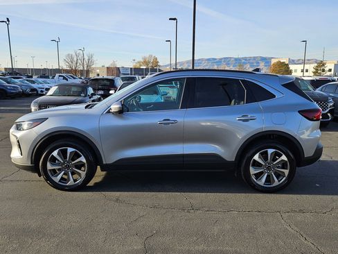 Used 2023 Ford Escape Platinum image 10