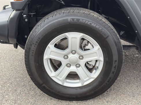 Used 2023 Jeep Wrangler Sport AWD/4WD image 11