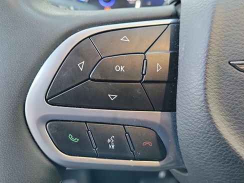 Used 2024 Chrysler Pacifica Select FWD image 22