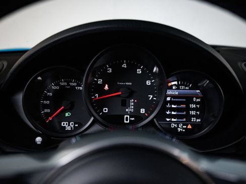 Certified 2020 Porsche 718 Cayman RWD image 15