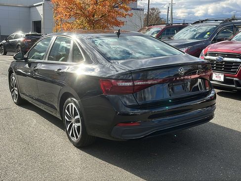 Used 2025 Volkswagen Jetta SE image 5