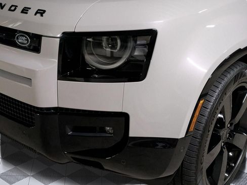 New 2026 Land Rover Defender 110 X-Dynamic SE AWD/4WD image 10