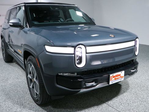 Used 2024 Rivian R1S Adventure AWD/4WD image 4