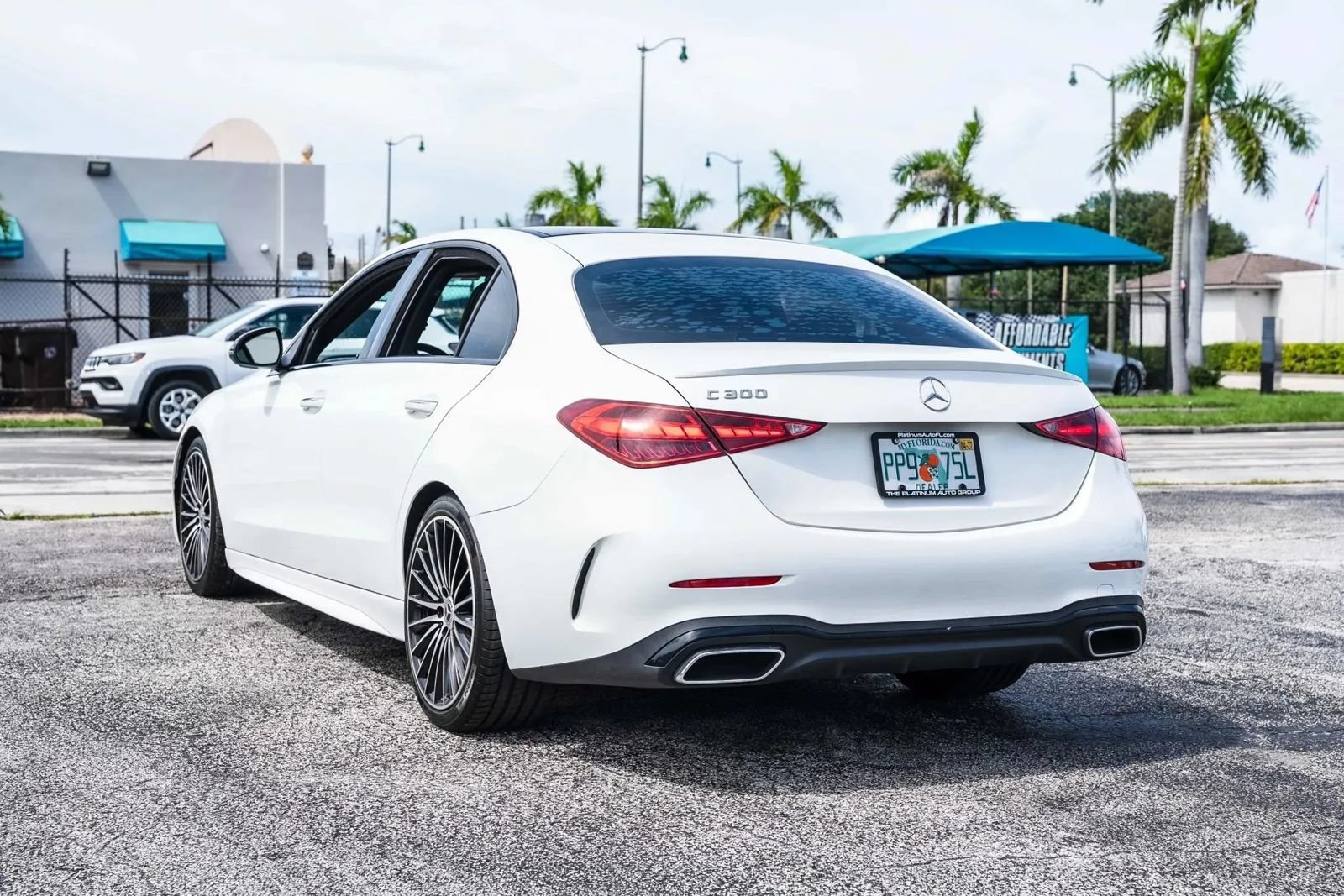 Used 2022 Mercedes-Benz C 300 Sedan image 5