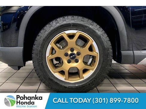 Used 2024 Honda Pilot TrailSport image 8