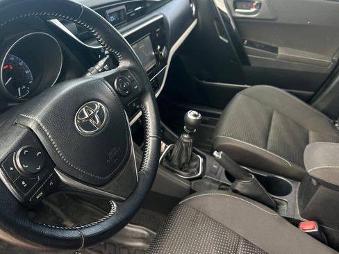 Used 2018 Toyota Corolla iM image 12