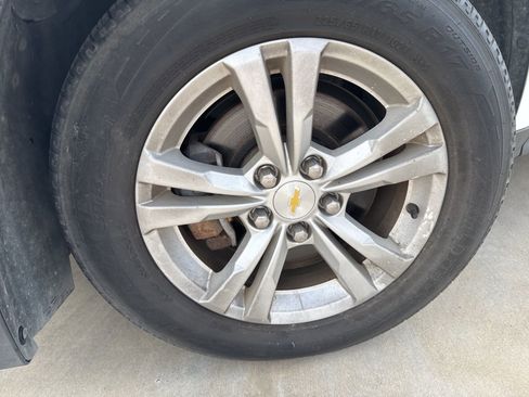 Used 2014 Chevrolet Equinox LT w/ Driver Convenience Package image 17