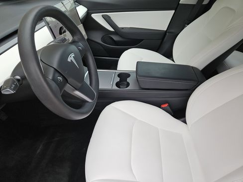 Used 2021 Tesla Model 3 Standard Range Plus image 14