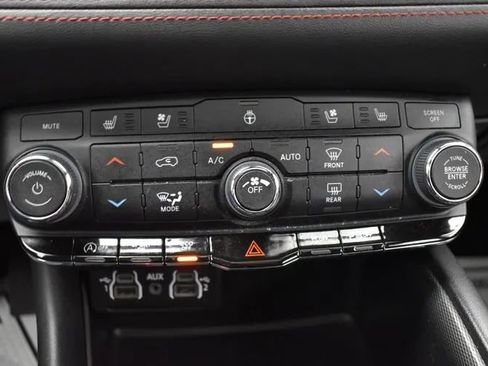 Used 2024 Dodge Durango GT AWD/4WD image 33