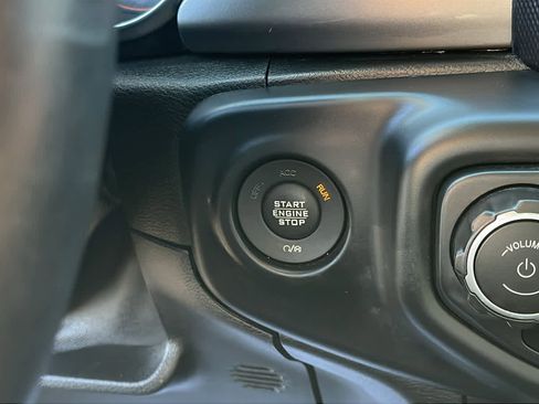 Used 2018 Jeep Wrangler Unlimited Sahara w/ Cold Weather Group image 21