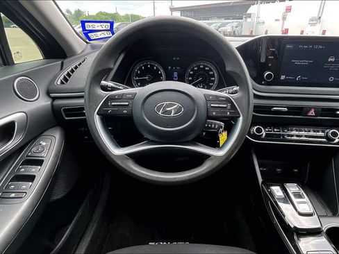 Used 2023 Hyundai Sonata SE w/ Cargo Package FWD image 6