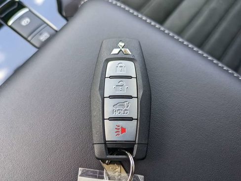 New 2026 Mitsubishi Outlander SE FWD image 31