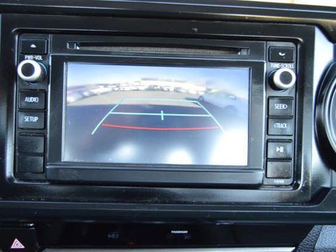 Used 2017 Toyota Tacoma 4x4 Access Cab image 25