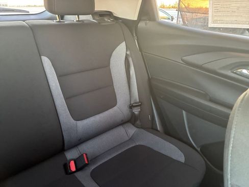 Used 2025 Chevrolet TrailBlazer LT image 35