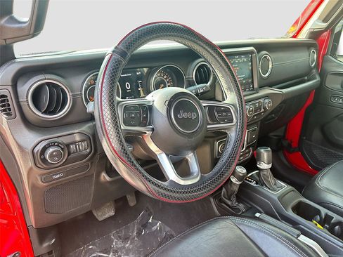 Used 2020 Jeep Gladiator Overland AWD/4WD image 9