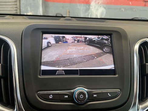 Used 2024 Chevrolet Equinox LT FWD image 19