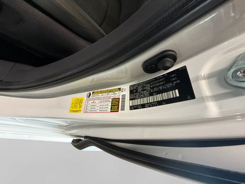 Used 2024 Toyota Sienna LE AWD/4WD image 25