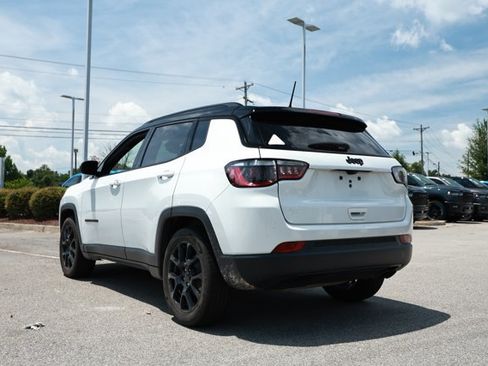 Used 2022 Jeep Compass Latitude FWD image 7
