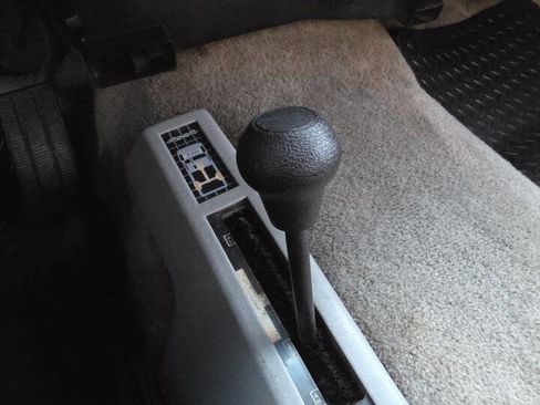 Used 1992 GMC Yukon 4WD 2-Door image 11