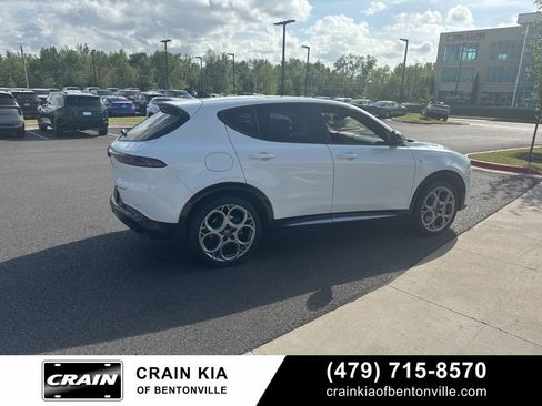 Used 2024 Alfa Romeo Tonale Ti w/ Premium Interior Package image 5