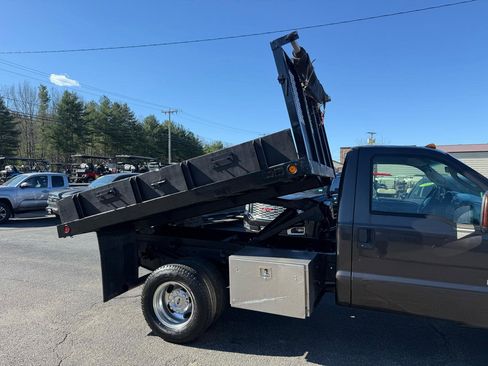 Used 2006 Ford F350 4x4 Regular Cab DRW Super Duty image 18