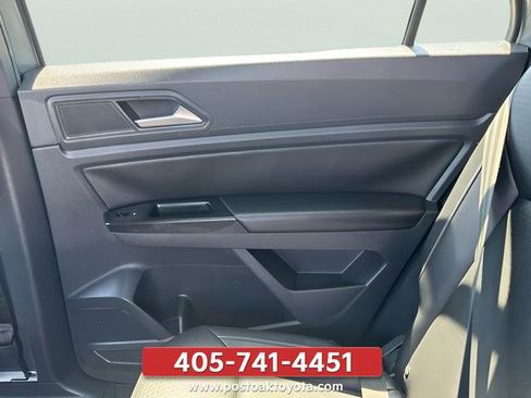 Used 2020 Volkswagen Atlas Cross Sport SE w/ Panoramic Sunroof Package FWD image 14