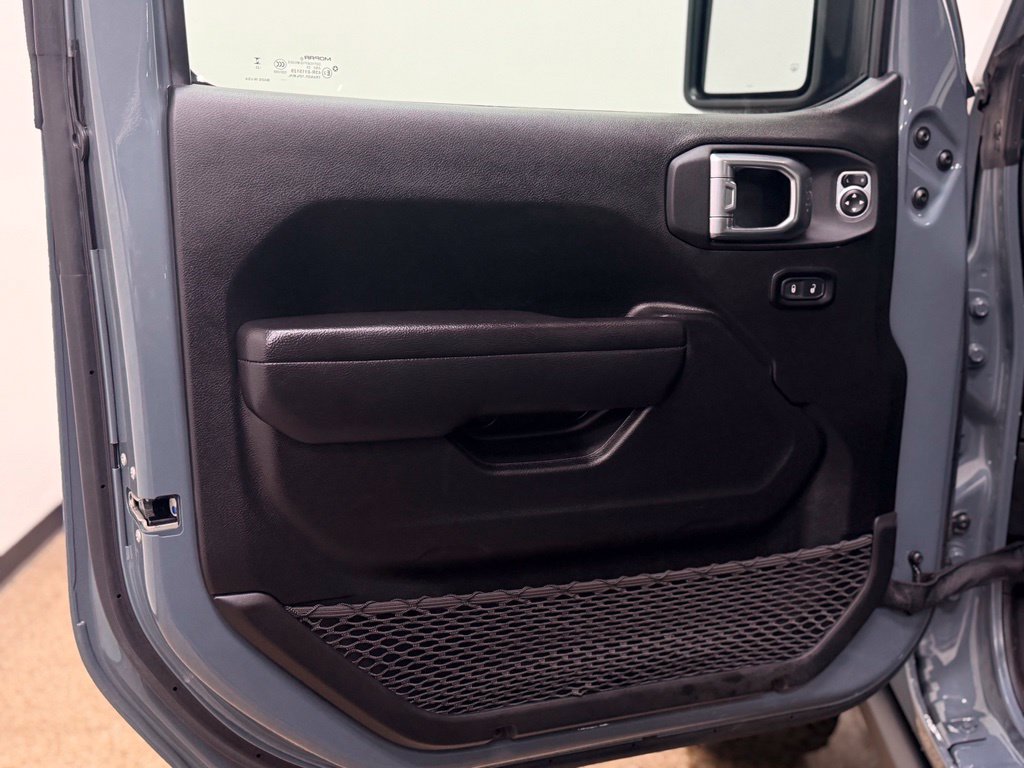 Used 2024 Jeep Wrangler Unlimited AWD/4WD image 11