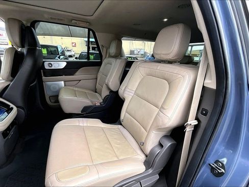 Used 2023 Lincoln Navigator L Reserve AWD/4WD image 37