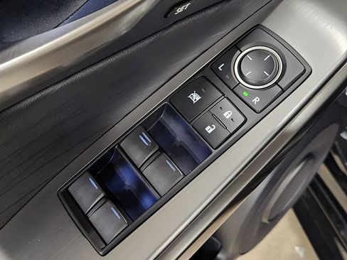 Used 2023 Lexus IS 500 image 44