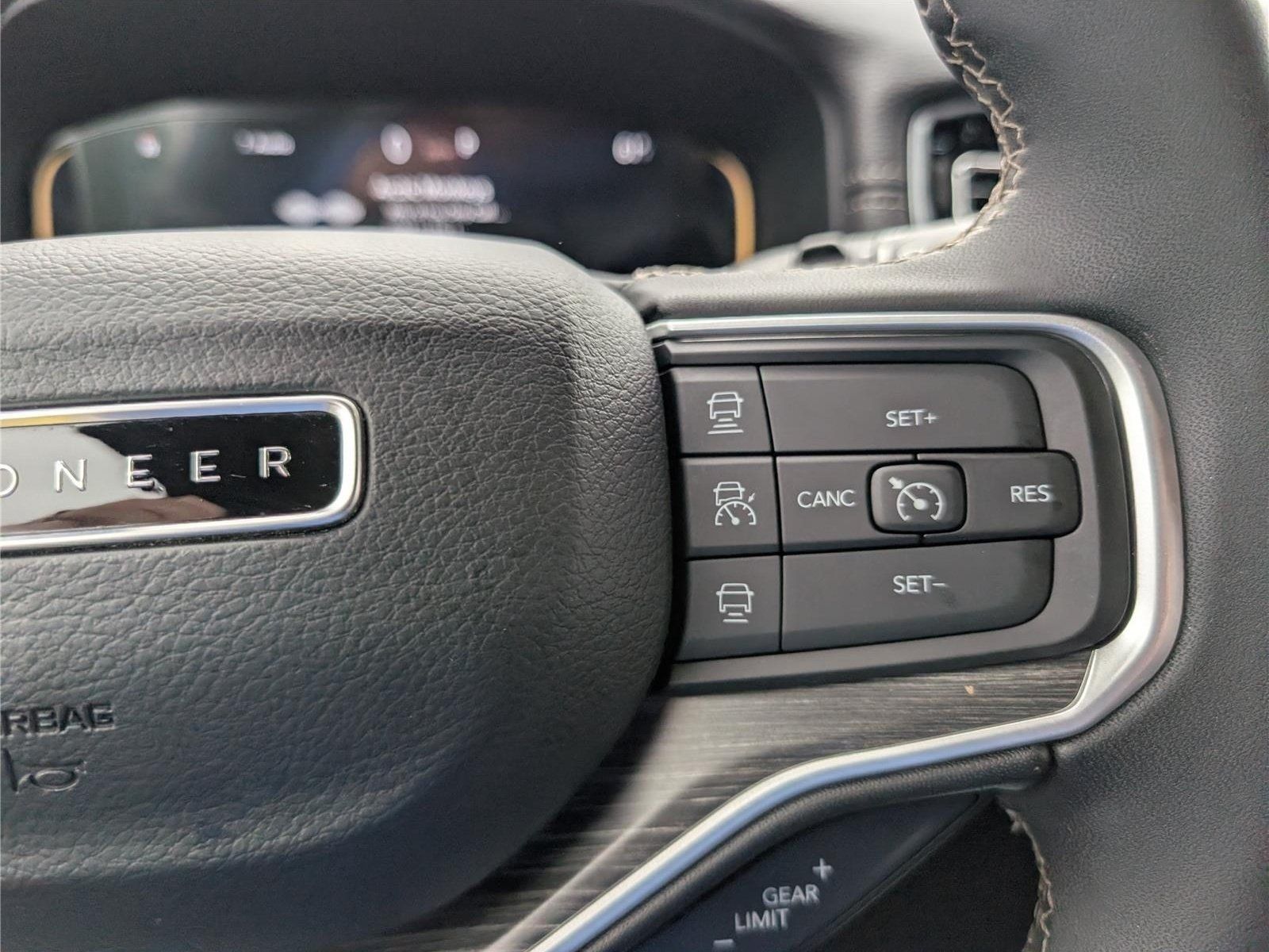 Used 2024 Jeep Wagoneer Series II AWD/4WD image 27