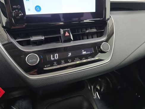 Certified 2025 Toyota Corolla LE FWD image 21