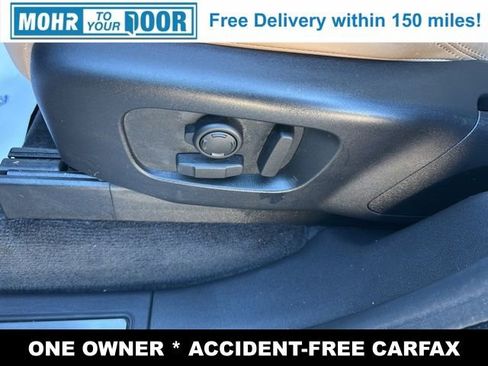 Used 2022 Land Rover Discovery S image 11