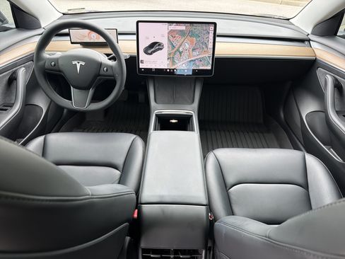Used 2021 Tesla Model 3 Standard Range Plus RWD image 4