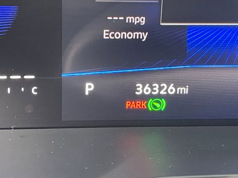 Used 2024 Volkswagen Jetta SE image 17