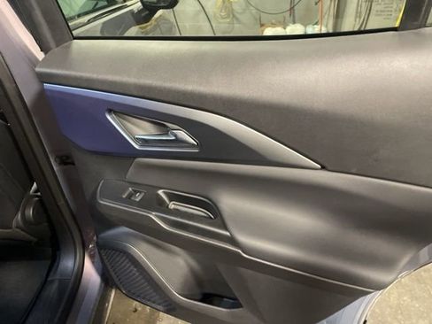 Used 2025 Chevrolet Equinox EV LT w/ Convenience Package image 42