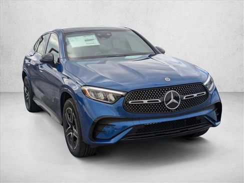 Certified 2025 Mercedes-Benz GLC 300 4MATIC image 3