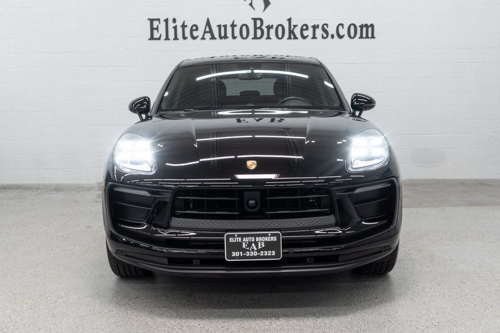 Used 2024 Porsche Macan AWD/4WD image 3