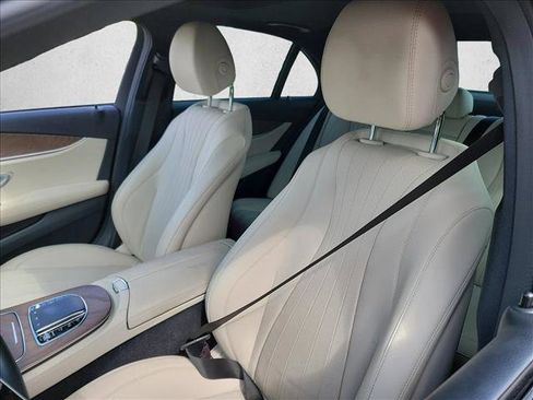 Used 2022 Mercedes-Benz E 350 Sedan image 13