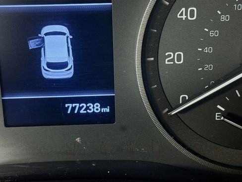 Used 2021 Hyundai Tucson SE image 16