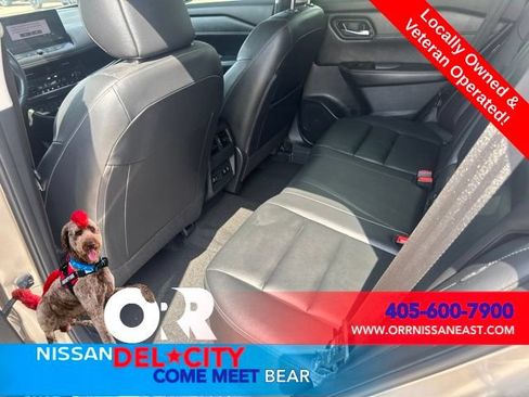 Used 2024 Nissan Rogue SL w/ SL Premium Package FWD image 10