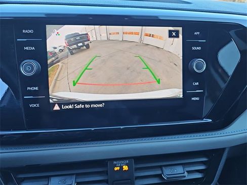 Used 2024 Volkswagen Taos SE image 23