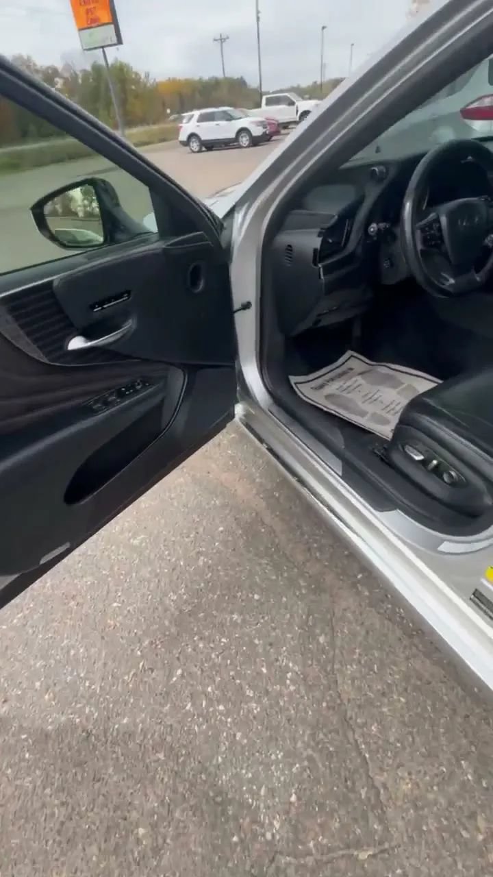 Used 2018 Lexus LS 500h AWD w/ Accessory Package (Z1) image 67