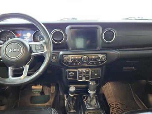 Used 2019 Jeep Wrangler Unlimited Sahara image 27